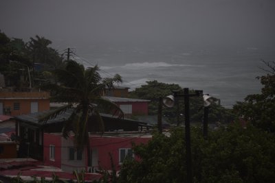 Ураганът Фиона връхлетя югозападното крайбрежие на Пуерто Рико Заради силните ветрове