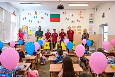 Отборът на Ботев Пловдив отбеляза подобаващо първия учебен ден 15