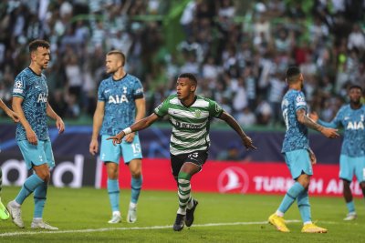 Спортинг Лисабон надви Тотнъм с два късни гола и оглави групата си в Шампионската лига