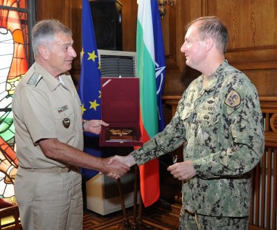 Началникът на отбраната адмирал Емил Ефтимов проведе среща днес с