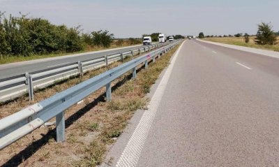 Монтират мантинели на АМ "Тракия" край Пловдив и Пазарджик - шофирайте внимателно