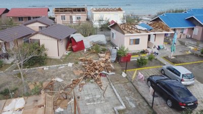Разчистват щетите в Поморие и Бургас - вижте разказ от първо лице за ураганната буря в морето