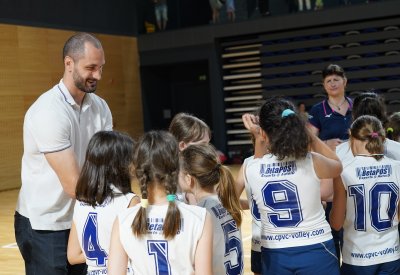 Волейболна академия “Стойчев-Казийски” срещна близо сто деца с известни спортисти