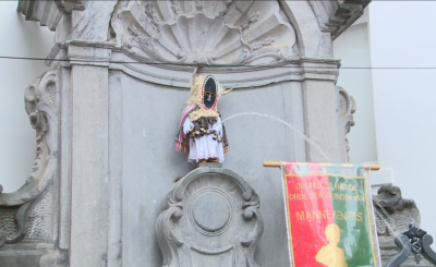 Символът на Брюксел: Манекен Пис облече български кукерски костюм
