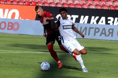 Футболистът на Локомотив Пловдив Евандро ще отсъства няколко седмици от
