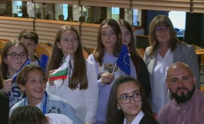 Ученици от Скопие и Велико Търново посетиха заедно Европарламента в Брюксел