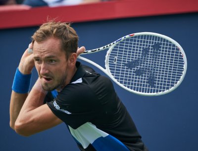 Четвъртият в световната тенис ранглиста при мъжете Даниил Медведев разби