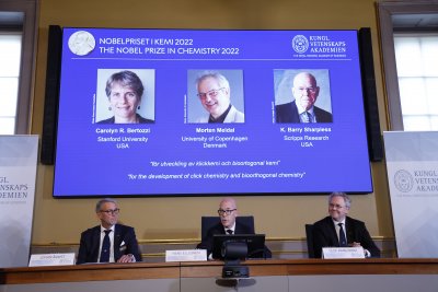 Трима учени са носители на Нобеловата награда за химия