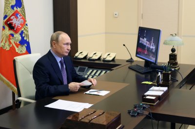 На рождения си ден Владимир Путин се среща с колегите си от ОНД