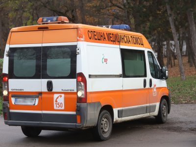 Жена и дете са блъснати след катастрофа между два автомобила в София