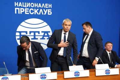 "Възраждане" няма да подкрепят кабинет с мандат на друга партия, Костадинов гони медии от пресконференция