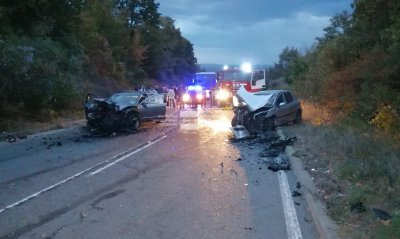 Катастрофа между два леки автомобила е затворила пътя за Малко