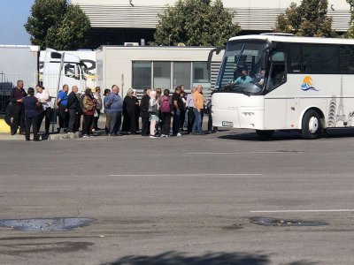 Колона от автобуси се е образувала на "Капитан Андреево" на влизане в България (СНИМКИ)