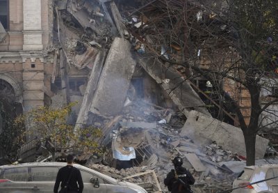 Нова вълна руски въздушни удари срещу Украйна включително в Киев