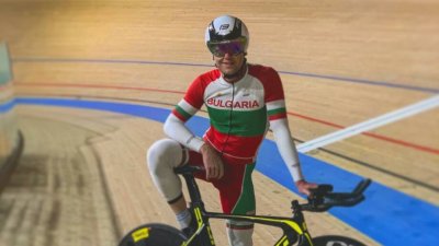 Пловдивският колоездач Николай Генов подобри националния рекорд за едночасово каране