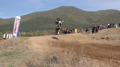Мотополигонът край Хисаря прие шестия кръг на Купа България по мотокрос