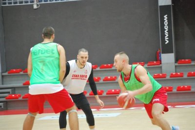 Легендарни играчи на баскетболния ЦСКА ще подкрепят мъжкия тим на
