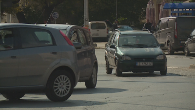 Засиленият трафик и лошо регламентираните кръгови кръстовища в Благоевград затрудняват