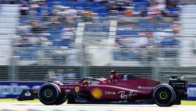 Пилотът на Ферари Карлос Сайнц спечели квалификацията за Гран при