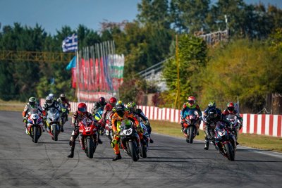 Пистовите български състезатели по мотоциклетизъм спечелиха отборната титла от BMU