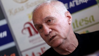Стефан Аладжов празнува днес 75-и рожден ден