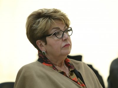 Посланик Митрофанова нарече "водевил" скандала с нейната покана за откриването на НС