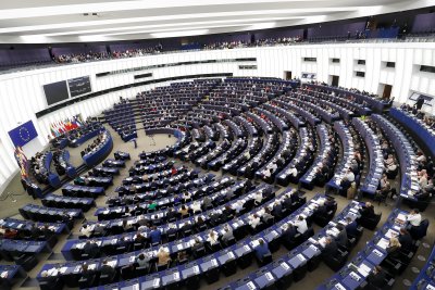 Европейският парламент призовава държавите членки да позволят на Румъния и