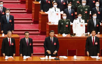 Завърши конгресът на китайската комунистическа партия, бившият лидер Ху Дзинтао бе изведен от залата