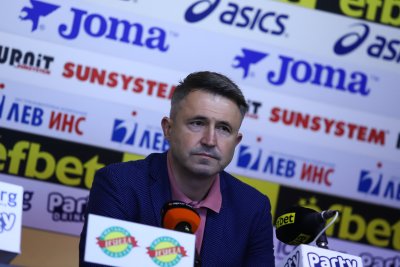 Президентът на футболен клуб Вихрен Сандански Георги Манолев даде пресконференция
