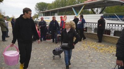 Зеленски предупреди украинските бежанци да не се завръщат в родината преди пролетта