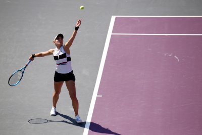 Виктория Томова отпадна във втория кръг на турнира на твърда