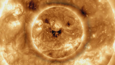 НАСА улови "усмивката" на Слънцето