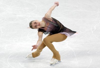 Александра Фейгин остана четвърта на турнира по фигурно пързаляне в Казахстан