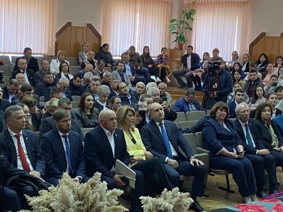 Президентът Румен Радев е на посещение в Тараклия Молдова в