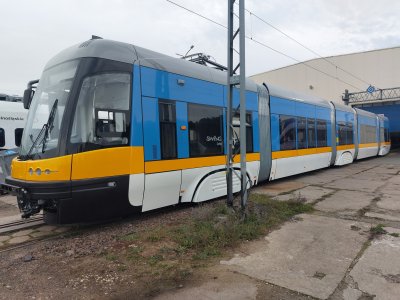 Фандъкова: Първият от 29 нови трамвая вече пътува към София