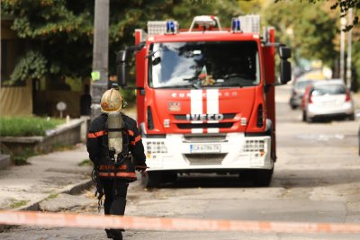 Огромен пожар бушува на столичния булевард Симеоновско шосе По първоначални данни