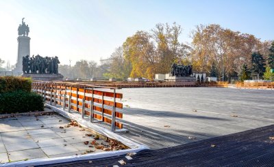 В Княжевската градина в София започва изграждането на огромна ледена