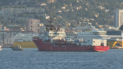 Франция прие кораб с мигранти след отказ на Италия, случаят скара Париж и Рим