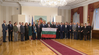 Президентът Румен Радев връчи националния флаг на 31 та Българска антарктическа