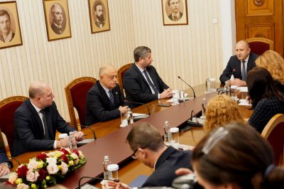Президентът Румен Радев провежда консултации с Демократична България на Дондуков