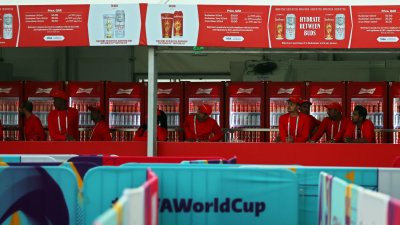 ФИФА и Катар забраниха продажбата на бира около осемте стадиона