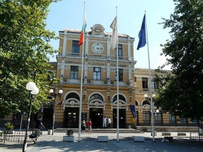 Полиция затвори Централната гара в Пловдив и прилежащите терени около