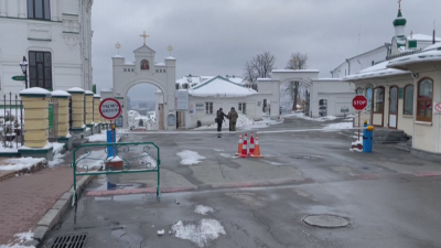Украинските спецслужби претърсиха православен манастирски комплекс в Киев като част