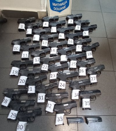 Контрабандни пистолети задържаха митническите служители на "Капитан Андреево"