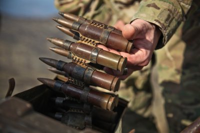 МО: Решението за предоставяне на оръжие за Украйна е внесено в парламента