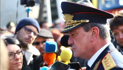 Президентът пенсионира шефа на пожарната главен комисар Николай Николов с почести