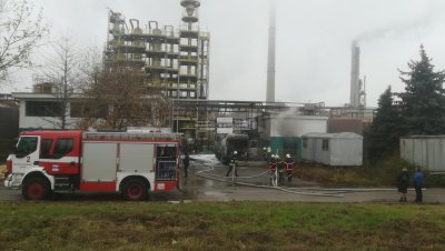 Взрив на цистерна пред портала на завод за индустриални масла