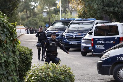 Пратка се взриви в посолството на Украйна в Мадрид, един човек е ранен
