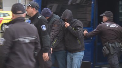 Съдът във Варна пусна под гаранция двама от обвинените за разпространение на педофилски материали