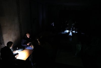 Милиони хора в Украйна са без ток и отопление дни наред